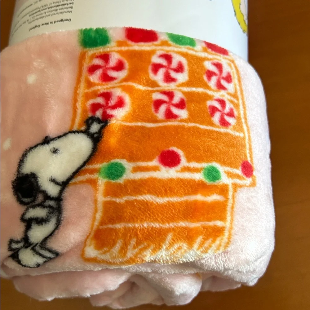 Peanuts Snoopy Pink Fleece Blanket